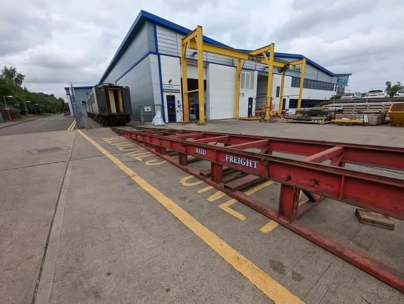 Tomoblocks's tweet image. @LNRailway  319012 is DOWN, last 319/0 is now gone. #class319 #lnwr ☹️