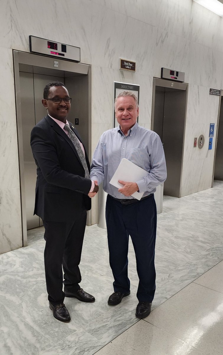 batten_von's tweet photo. This is Dr. Von Batten. Today, history was made. Hon. @MPMursalKhaliif, on behalf of the Somali Federal Parliament & H.E. Speaker @AadanMadobe met with the @HouseForeignGOP & the office of @SpeakerMcCarthy. Rep. Chris Smith and others send their best wishes to H.E @AadanMadobe and the Somali people.

Establishing a close working relationship between the Congress & the Somali Parliament is essential. God bless Somalia. God bless the United States of America 🇺🇸 🇸🇴