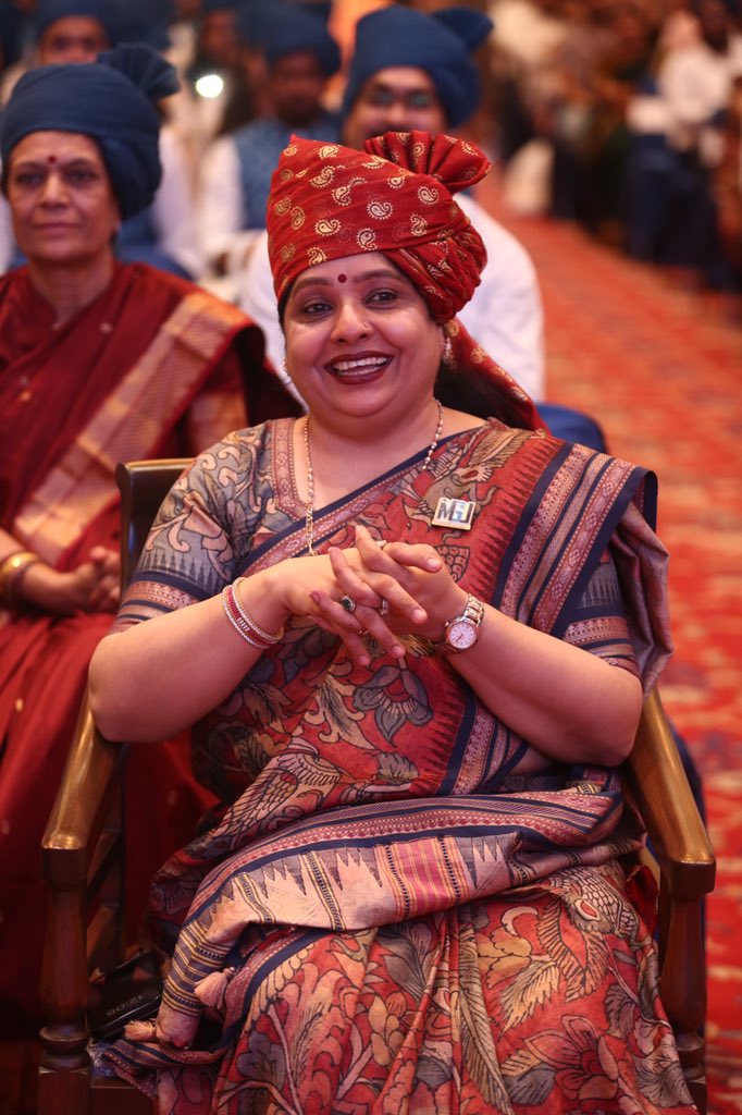 gaurav_t_90's tweet image. Happy Birthday Ma .. Love You ❤️

#माँ