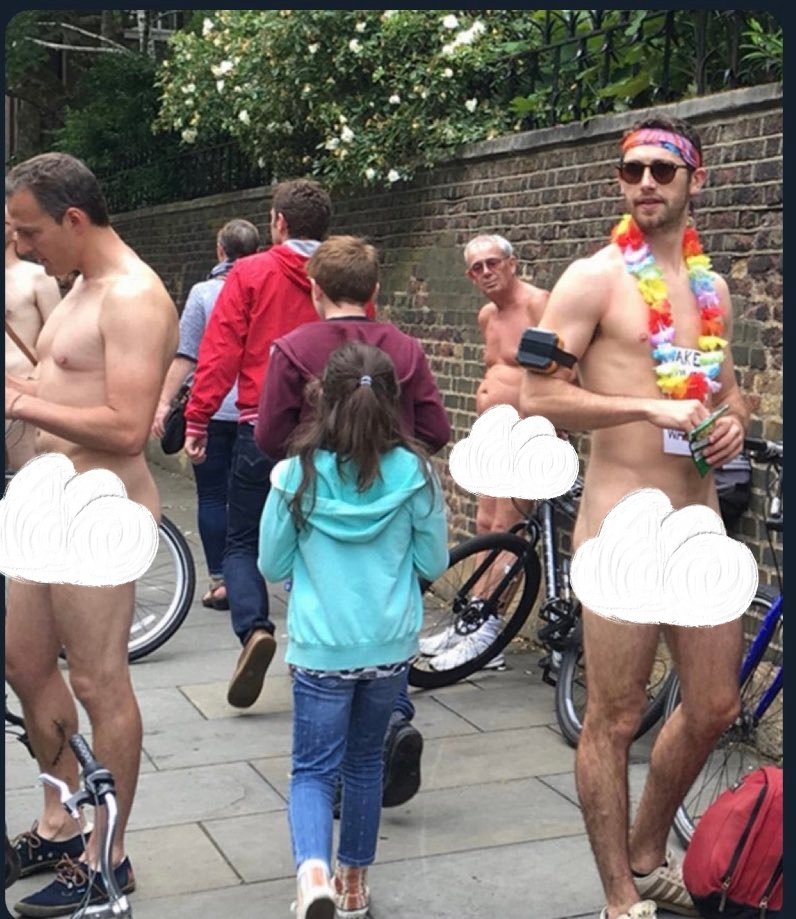 Hoy ha estado apareciendo por aquí, está fotografía de unos hombres desnudos en presencia de niños, que atribuyen falsamente a una marcha del #OrgulloLGTBI.

Esa foto fue tomada en el World Naked Bike Ride que se hace cada año en Londres, para protestar por el medio ambiente.