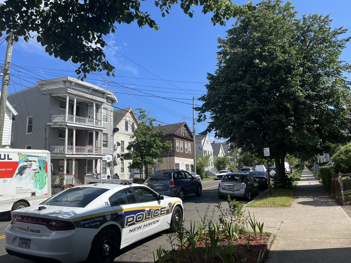 New Haven police are on Farren Ave investigating a suspicious death of a ten-month-old infant. Officers were called to the home at noon and found the baby wasn’t breathing. Detectives are investigating.