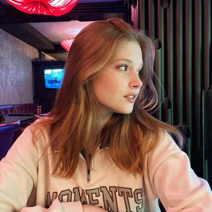 Lawson_Marlee_'s tweet photo. Me presento otra vez. ¡Holaa! soy Marlee y no soy nueva pero me fui por unos meses y pues ya qué, toca volver wey. Tengo 19, soy fan de the weeknd, bla bla bla. Den rt y no me dejen en flop ratas. muah. <3 https://t.co/MgS366E3kl