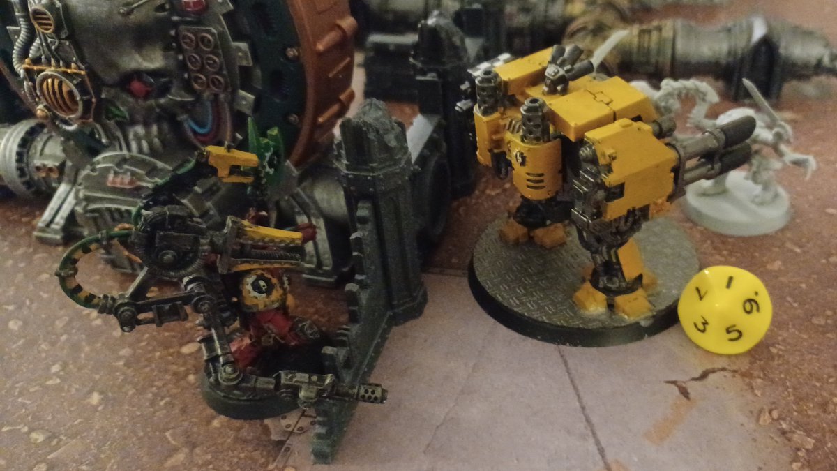 GreenstuffGav's tweet photo. the club tried #warhammer40k  my #lamenters allied #salamanders against  #genestealercult and  #tyranids
a couple of turns in Dreadnoughts are able to take a some punishment!
less Command Points reduces the amount of strategem junk so is a welcome change #WarhammerCommunity https://t.co/mUA3q4HgRL