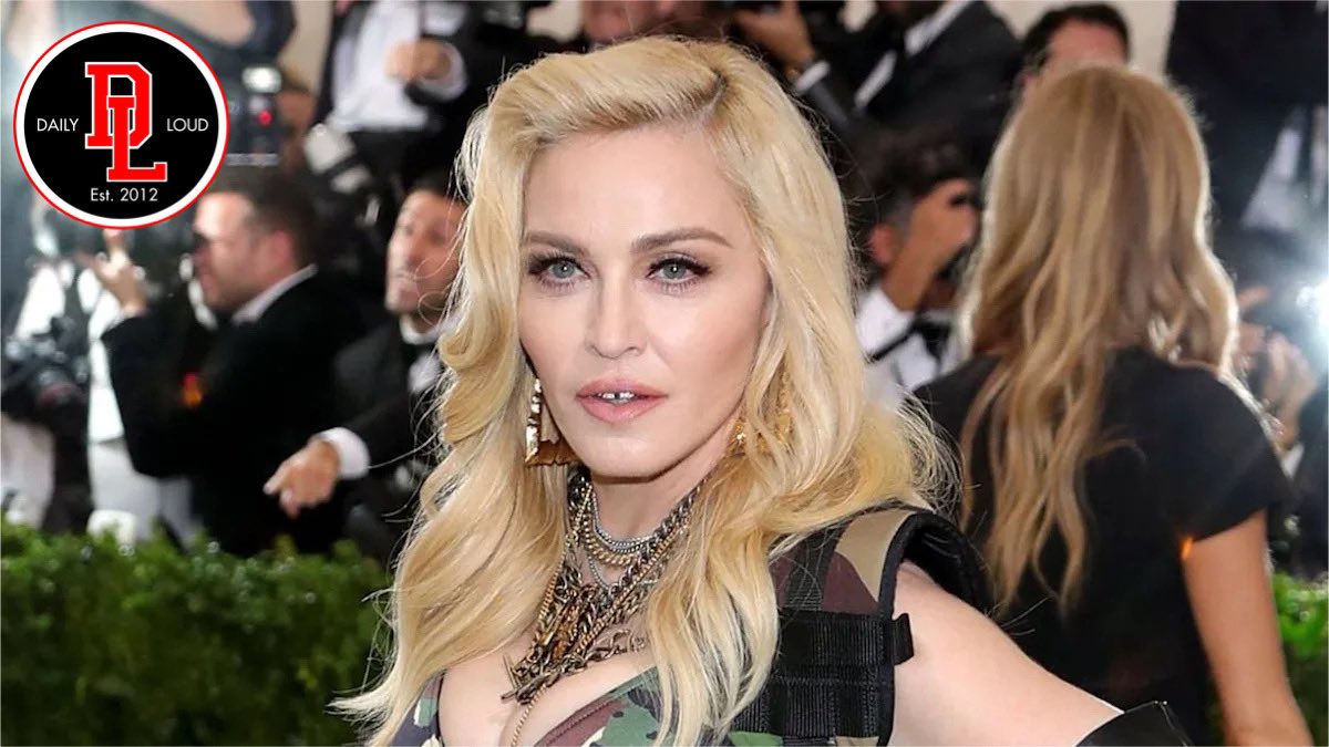 DailyLoud's tweet image. BREAKING: Madonna was found unresponsive over the weekend and was rushed to ICU. She is now recovering in the hospital 🙏