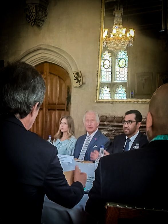 During #LCAW2023, #COP28 President-Designate #DrSultanAlJaber participated in the ‘Accelerating the Speed & Scale of the Green Transition’ roundtable hosted by His Majesty King Charles III to discuss the potential and implementation of green tech solutions for #climateprogress.