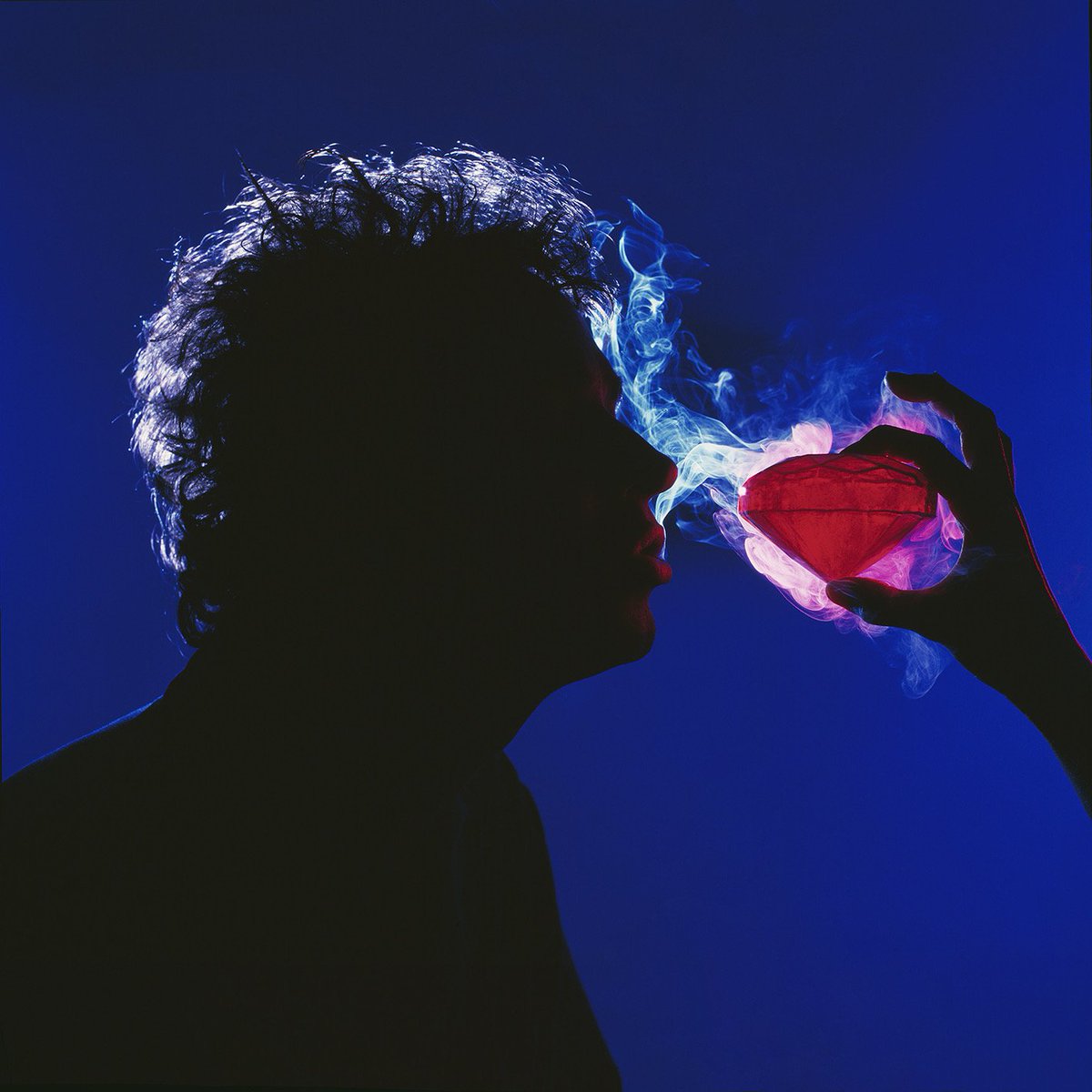 RollingStoneMX's tweet image. Hoy, hace 24 años, se estrenaba #Bocanada, el segundo álbum como solista del músico, cantautor y productor argentino #GustavoCerati 🇦🇷.

"Esta nueva etapa me produce mucha excitación", dijo Cerati a Rolling Stone en una entrevista en 1999. 

Este álbum marcó el regreso triunfal…