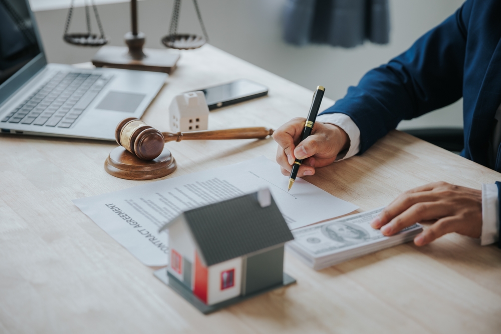 While #separateproperty is not supposed to be subject to division in divorce, there is still a chance that it isn’t fully protected.

Read more at the blog below to see how a #loanagreement can help protect separate property:

hubs.la/Q01W8HkQ0

#newyorkcitydivorceattorney