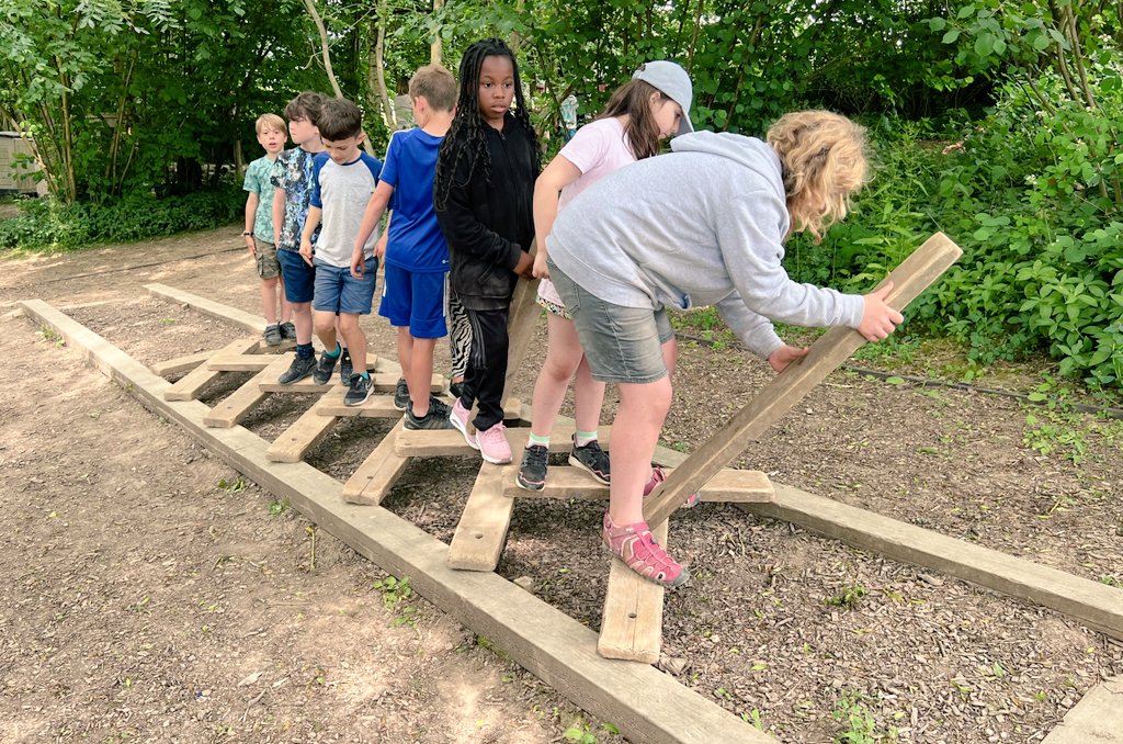 WadhurstPrimary's tweet photo. Overcoming the tiredness to completing a few last team challenges before heading home for a well-earned rest. Thank you @BowlesRocks for the best of times #Year4Residential https://t.co/fEsdGaIzFl