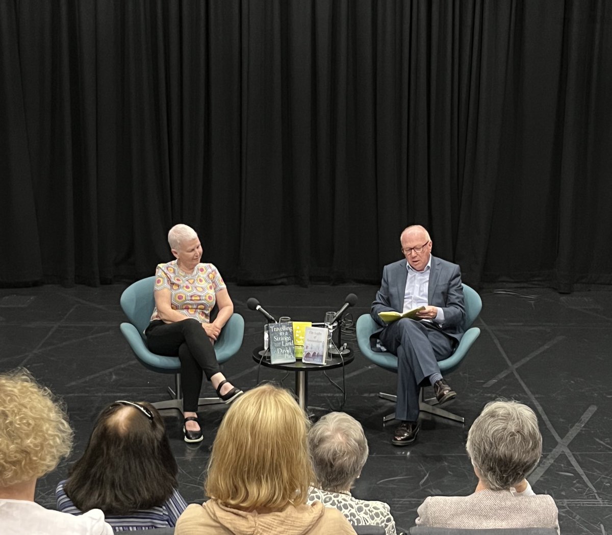 David Park ⁦@dlrLexIcon⁩ this evening talking to Mary Burnham about his novels ‘Travelling in a Strange Land’, ‘A Run in the Park’ and ‘The Light of Amsterdam’.