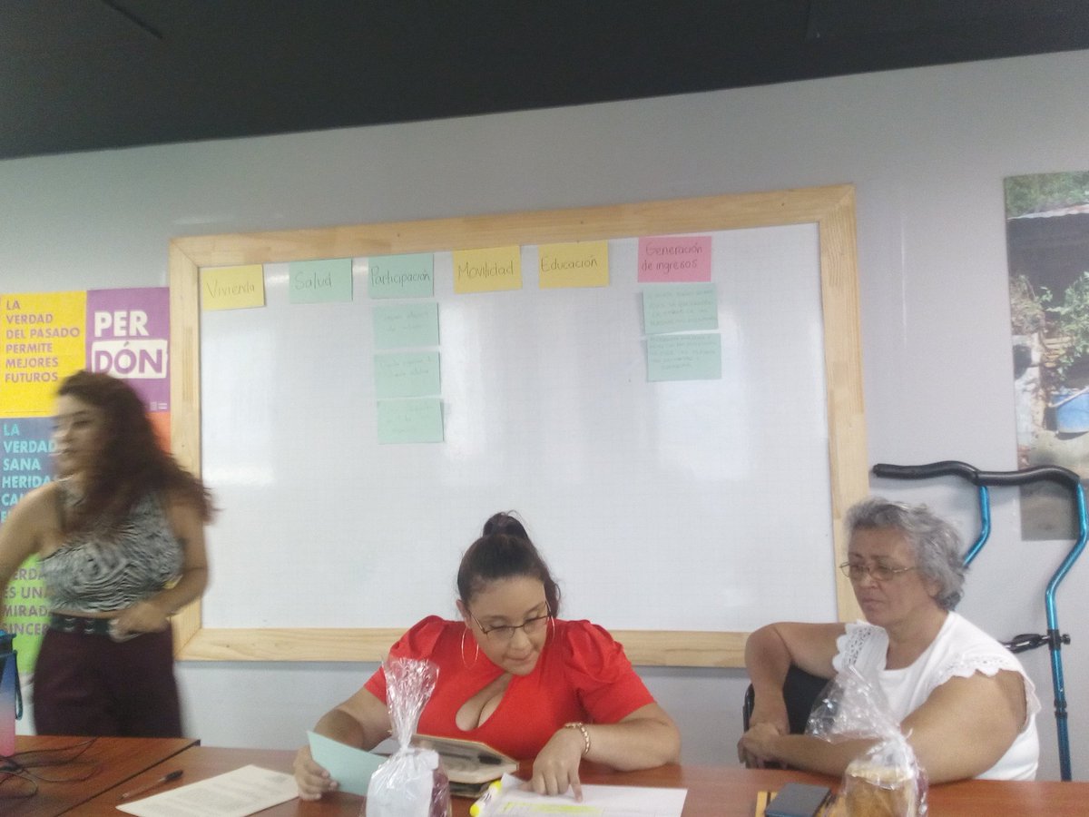 Una agenda pública qu
no se realiza solo con un colectivo se realiza con los conocimientos de líderes sociales reconocidos que valoran el potencial de una población que requiere de prácticas de equidad para lograr entornos favorables para su participación
#MedellínTieneLaPalabra