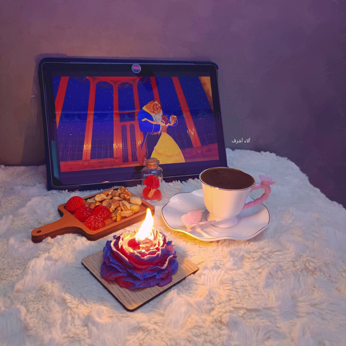 أنا فخوره إني عندي السلام النفسي اللي يخليني مهما كان ناقصني او عندي مشاكل أبُص للنعم ، مبُصش لحد ، مدورش علي الناقص وازعل عليه ، أرضي ، اتبسِط بأدق التفاصيل ، أفرَح حتي لو لوحدي ، إستمتع بكل ثانيه ، طول عمري وخداها قاعده "اللي بيدور علي السعاده مافيش حاجه تقدر تعكنن عليه" ♥️