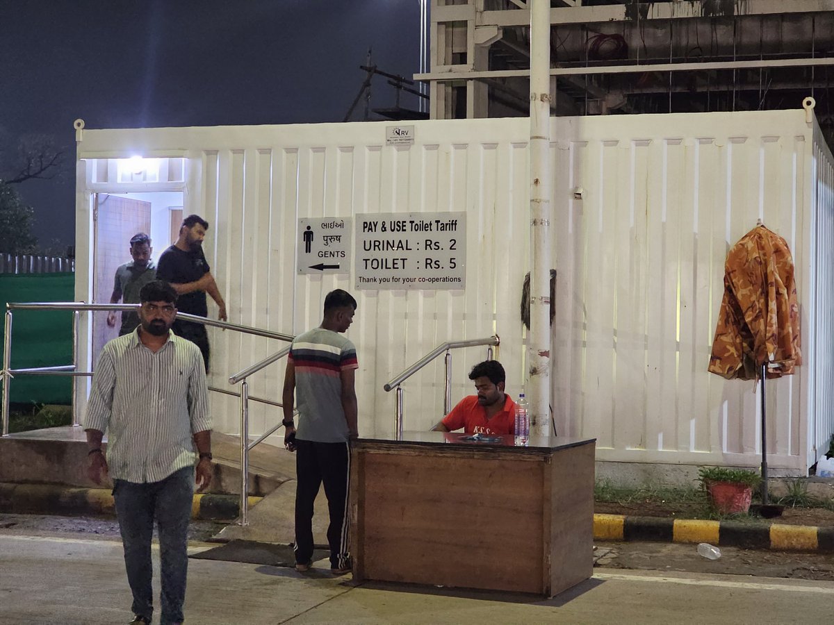 GJ01Agent's tweet photo. @AAI_Official @ahmairport 
They are charging for urinals and not providing any receipt.
Small amount but in big volume.
No official documents.
Average 10000 people daily basis minimum.
You should do proper facilities available atleast. https://t.co/WY4A2iCF14