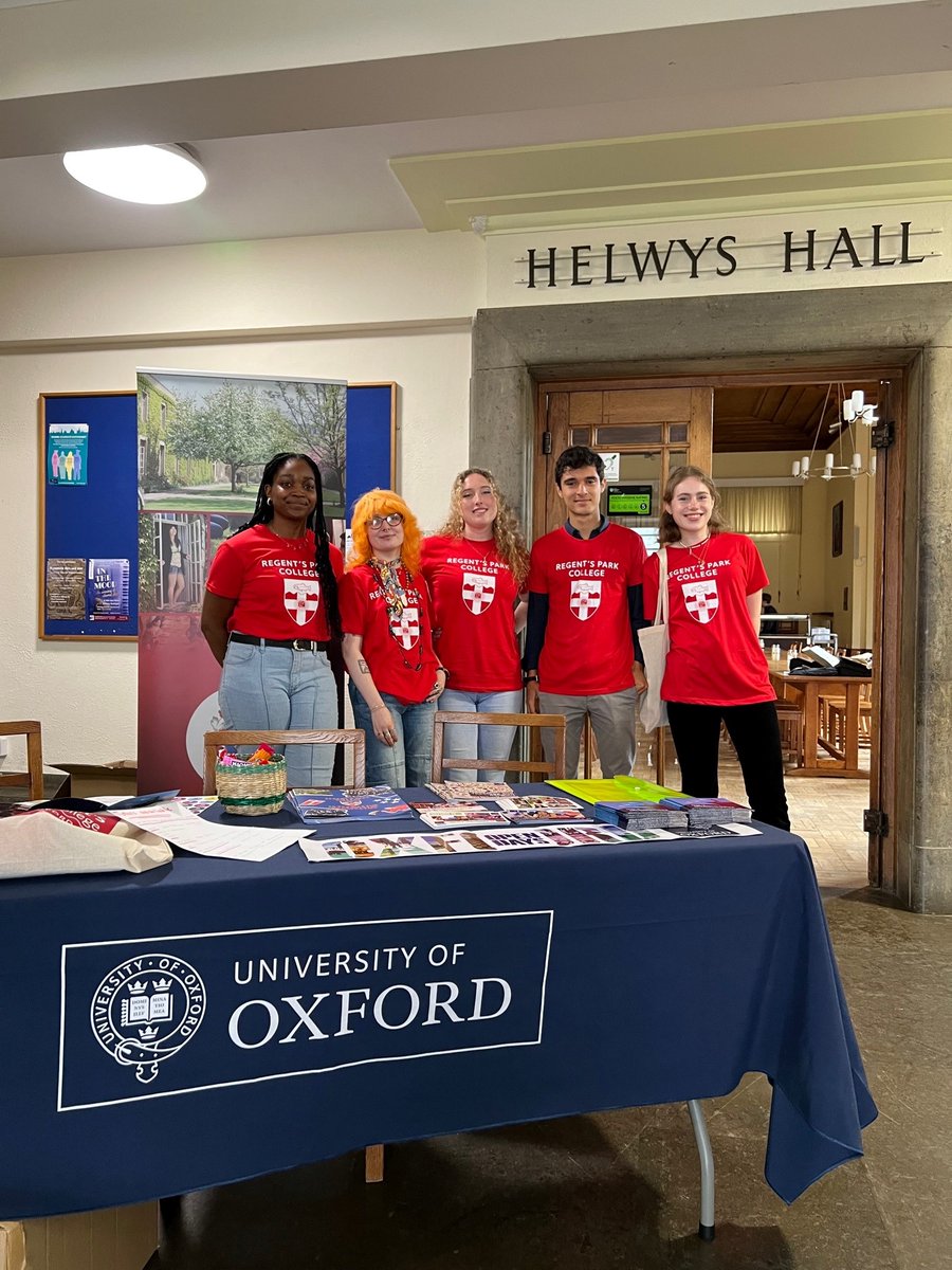 Our fabulous student ambassadors have been doing a wonderful job welcoming prospective undergraduate students to Regent's today @RegentsOx @UniofOxford @AnthonyGReddie