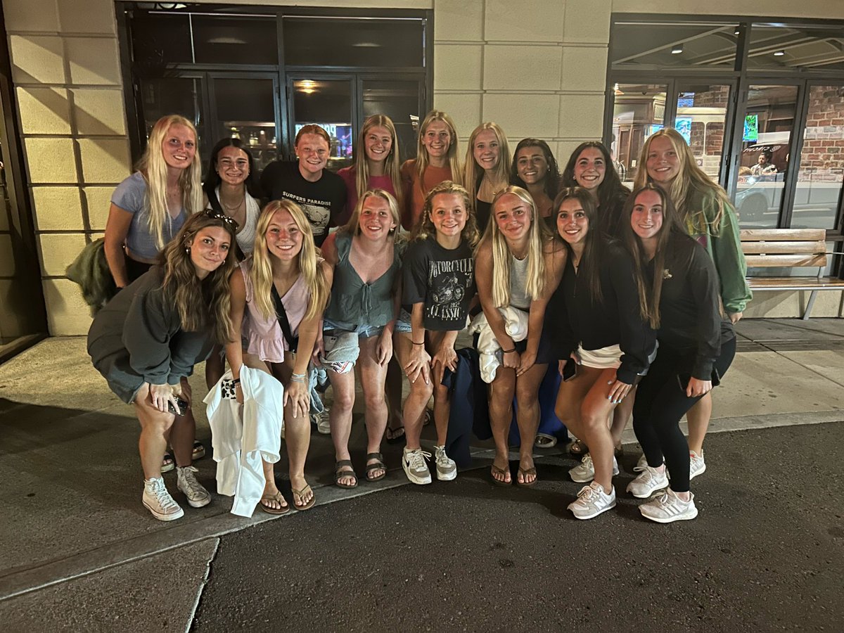 allie_mouch's tweet photo. sad to see our season end yesterday  but had a blast at the @ECNLgirls playoffs! best of luck to our @ohioelite 07s in the finals tomorrow!!! https://t.co/hLDDj4oFgY