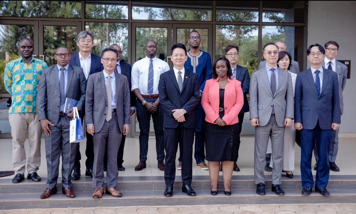 RwandaPolytec's tweet photo. The purpose of this visit was to gain insights into the innovative initiatives undertaken at the ICT Innovation Center. 
The visit involved a comprehensive tour of the facility, presentations on the center's achievements and projects, as well as interactive discussions. https://t.co/X1r8xTTDP8