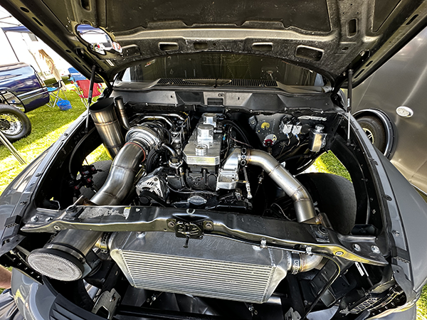 EngineBuildMag's tweet photo. This Maverick Diesel 6.7L Cummins has a built bottom-end from LinCo Diesel Performance and includes a number of upgrades that make it a perfect runner for the 5.90 Index Class. #dieseloftheweek is sponsored by @AMSOILINC.
https://t.co/vx9CUP7ENE https://t.co/4vuADNKlsq