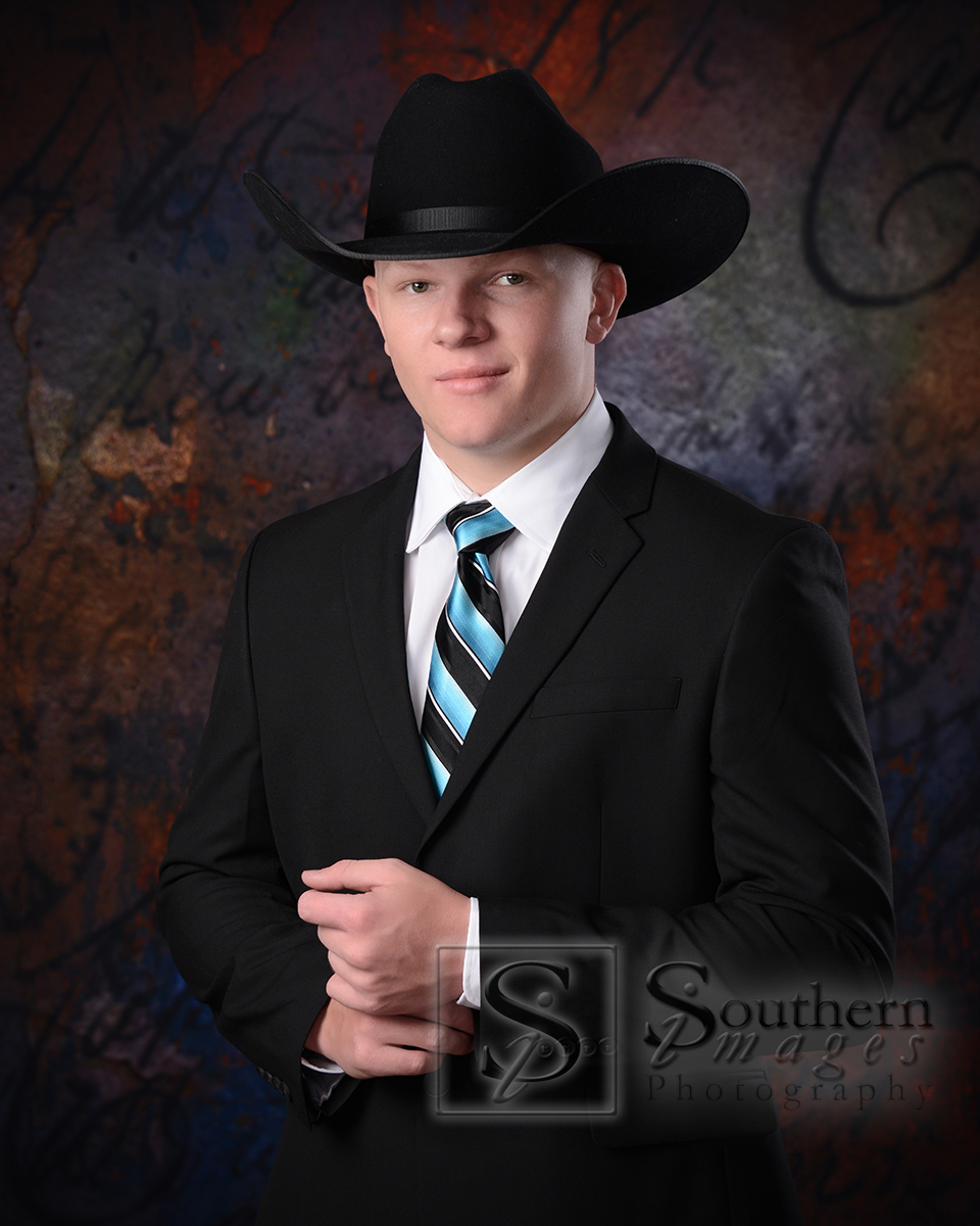 SoImagesPhoto's tweet photo. Our seniors today were so much fun to work with, especially Westin! We captured such great photos that it was hard to pick any favorites, so here are a few that we fell in love with! Thanks for stopping by Westin and good luck senior year!!! https://t.co/qf9ylT790z