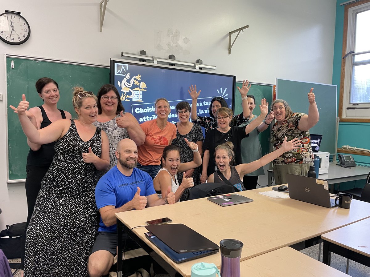 Équipe pédagonumérique Laval (@equipepnumlaval) on Twitter photo Une formation Canva pour la dernière journée pédagogique de l'année? Les profs de l'école Des Cèdres à Laval ont adoré! Une formation Canva pour la dernière journée pédagogique de l'année? Les profs de l'école Des Cèdres à Laval ont adoré!