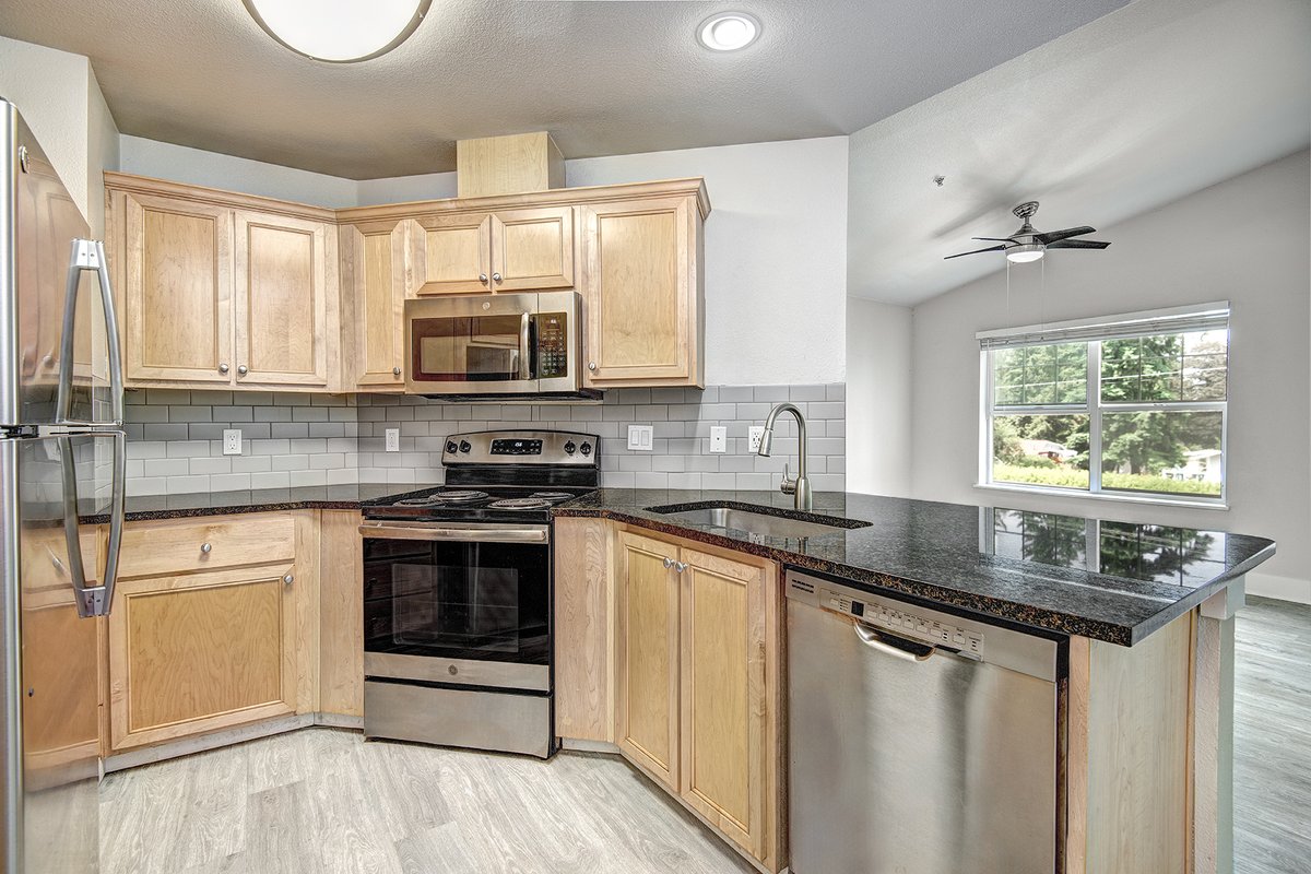 Bradley Park is a pet-friendly, gated community of spacious apartment homes that are calling your name!
#BradleyPark #PuyallupWA #LiveGreystar