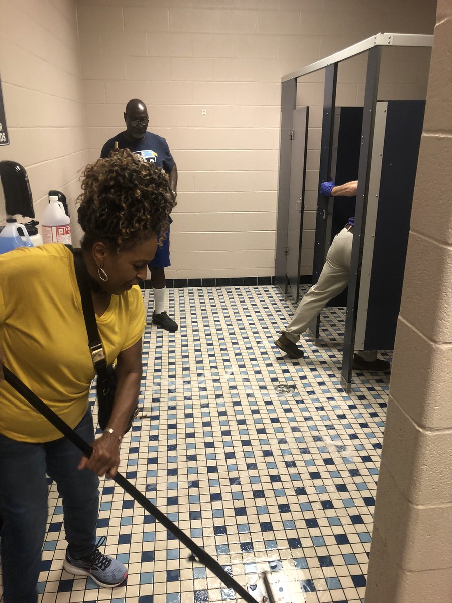Steve_Basnight's tweet photo. Maintenance Director Ian Adams and Brame Rep. Tom Keichline are providing professional development today for our @Daretolearn_DCS Custodial staff.
When we say we are focused on “Increasing Learning” we mean for everyone. Great job, folks!
#learningcenteredevidenceinformed https://t.co/5u4gV29nzb