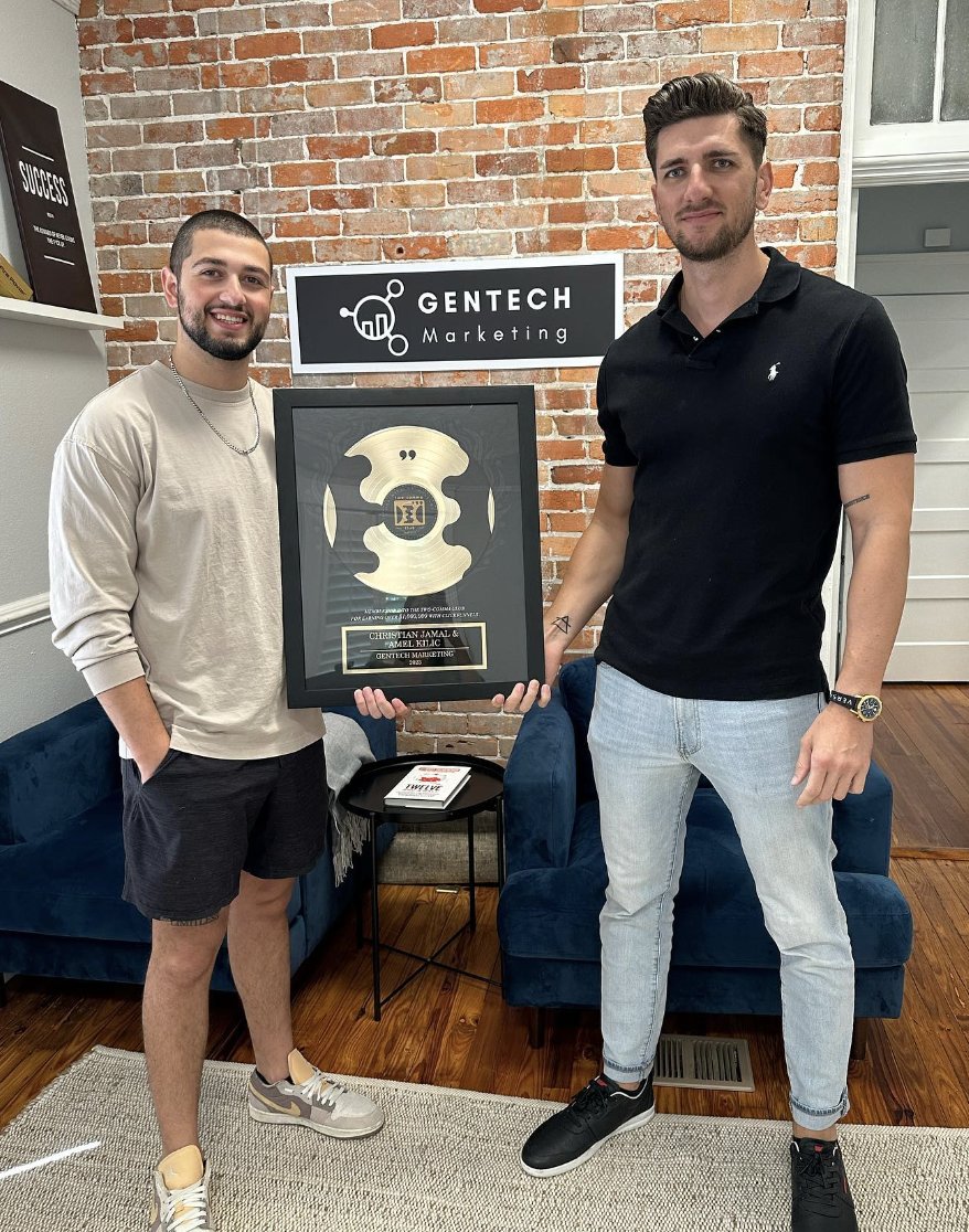 clickfunnels's tweet image. “Joining this exclusive group of entrepreneurs who&apos;ve generated over a million dollars in sales using a single sales funnel in ClickFunnels feels unreal 😱🙌🏼”

Give it up to Amel Kilic and Christian Jamal for earning their #TwoCommaClub Award!! 🤯🏆

Are you next?👇…