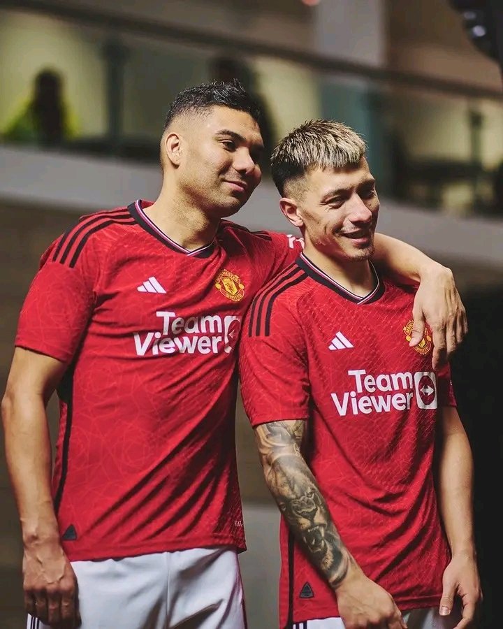 Our King Cas 👑 & Licha 🔪 smiling from ear to ear, like it's Christmas, and you know why????

Because they both know what's fucking coming baby!!!!😎🍏🔥💨

🇶🇦🇶🇦🇶🇦🇶🇦🥳🥳🥳🥳🎉🎉🎉🎉
#QatarInAtManchesterUnited
#SheikhJassimInAtManUtd
#QatarIn 
#AnnounceQatar