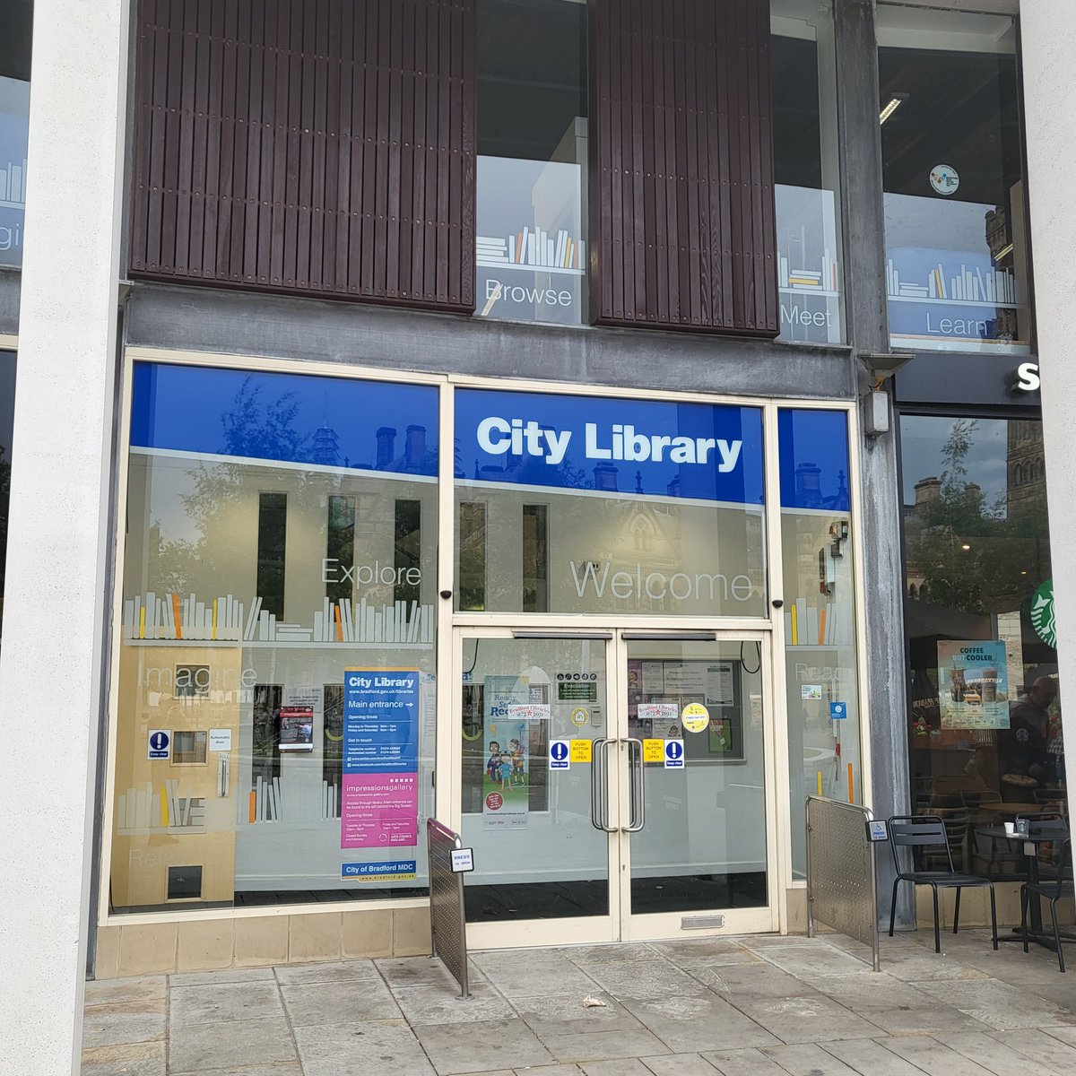 SharkyMarc's tweet photo. Another fun day on the road with the #BigRead, meeting communities in #Ripon &amp; #Bradford - with a huge shout out to the wonderful library staff @nylibraries &amp; @bradfordlibs247 who play such a vital role! 

@HarrogateFest @LucaVeste @AnnCleeves @panmacmillan #TheLongCall https://t.co/eHuZkXNgQa