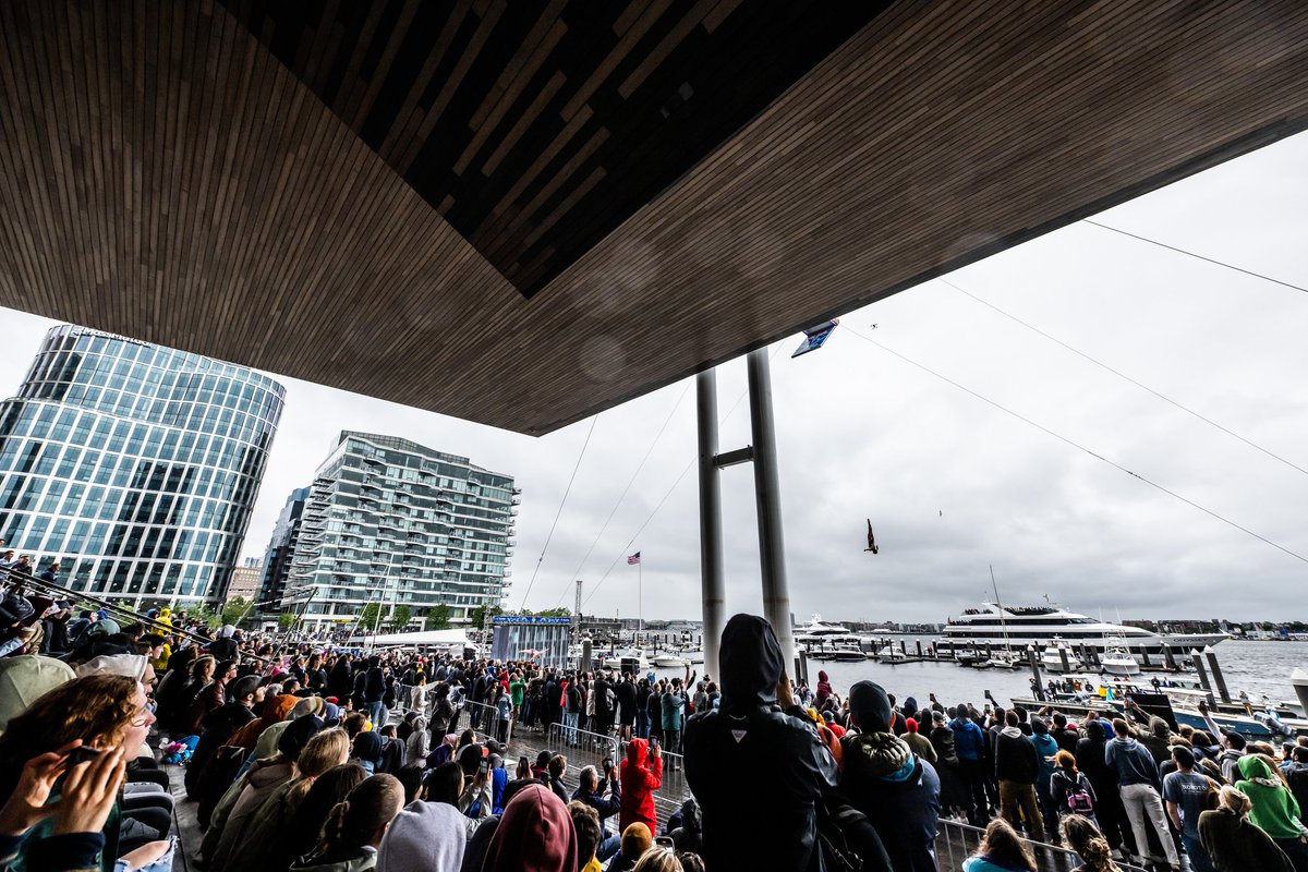 lineupping's tweet photo. A throwback of marvellous dives from 2023 @cliffdiving 1st stage at #Boston harbour. The @ICAinBOSTON acted as stunning, modern trampoline for @IfflandRhiannan, Constantin Popovici wins 

📸 Romina Amato, @deantreml

#sportfrontiers 
#cliffdiving
#sports
#visitMA
#visitUSA
#ocean https://t.co/t16mlWGigj