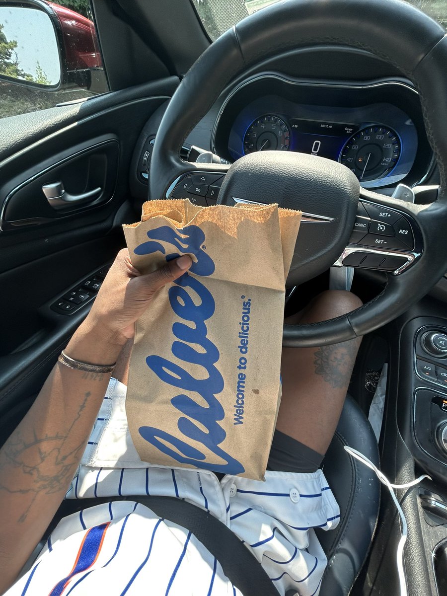 djohnsonn123199's tweet photo. been over year and I smashed🥰 #culvers https://t.co/gzChxCYZF2