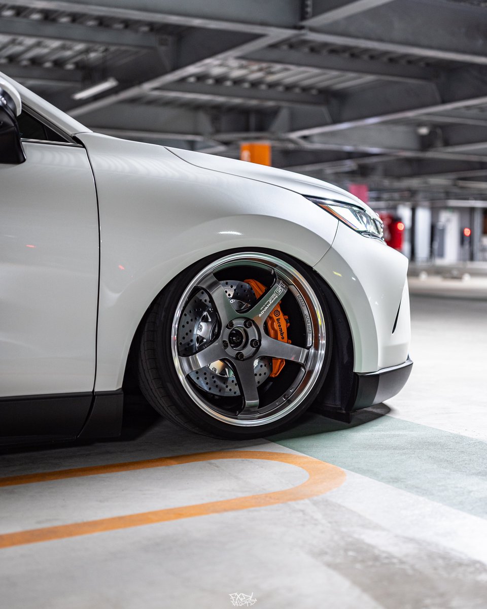 FXDL7241's tweet photo. やっとブレーキが入りましたー

brembo 
フロント 380mm 6pot
リア 380mm 4pot ＋ EPB

リアのEPBはツインキャリパー化して問題なく動作してます
キャリパー色はレクサスのFシリーズで採用されてるキャリパー色に寄せて特注しました https://t.co/XXeXTkKJO7