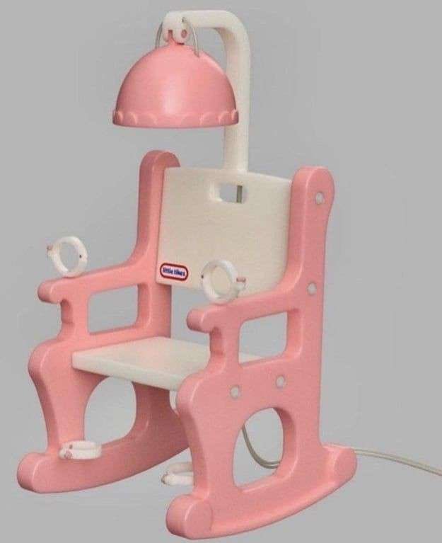 Draw your fave dying in the little tikes electric chair

Please .