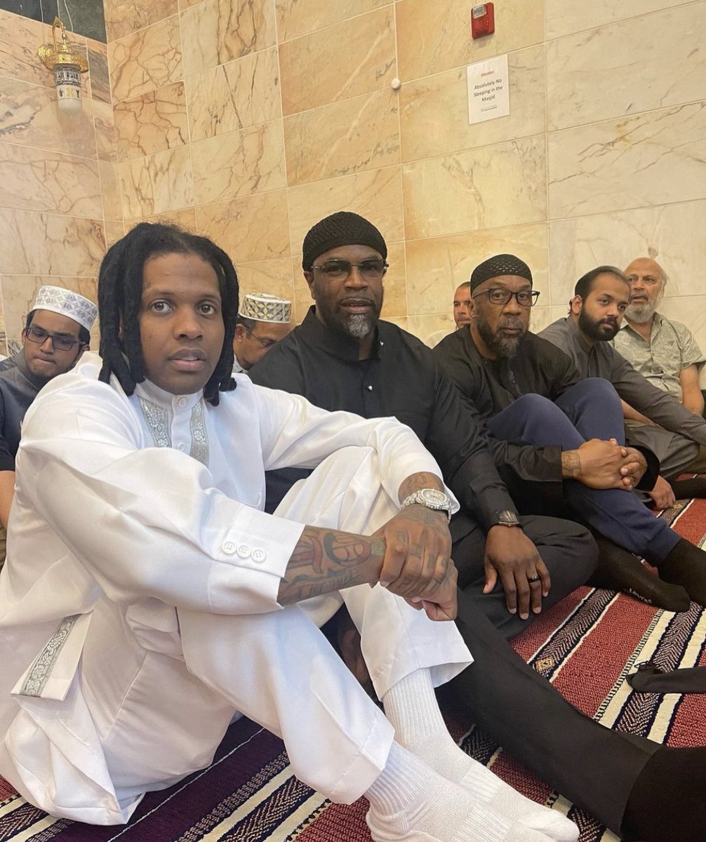 Lil Durk celebrating Eid today 📿