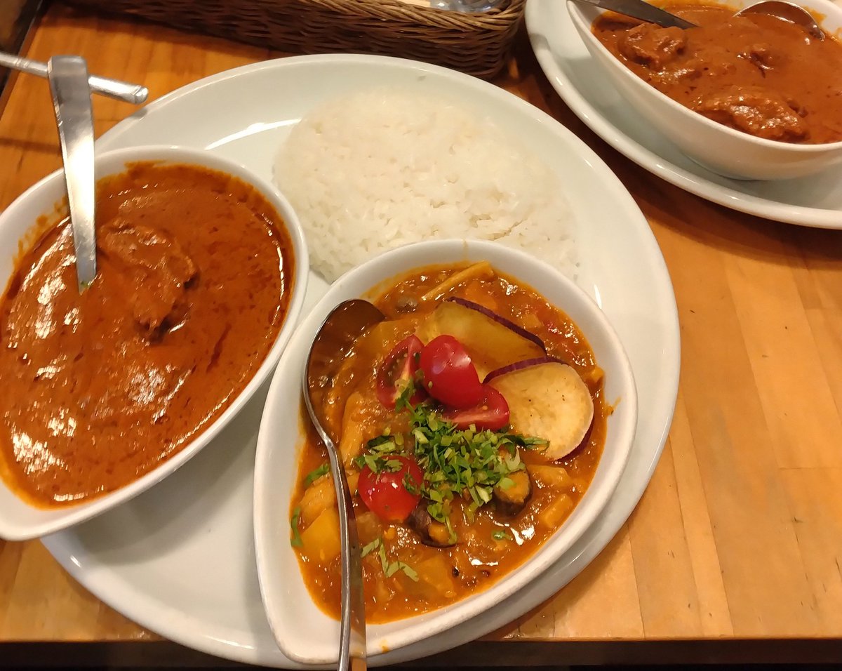 小川町　#SpiceBox
🇮🇳2種のカレー
チキンカレー、野菜とダルカレー
野菜たっぷりゴロゴロ、野菜での満腹感はなんか嬉しい😊
#カレー