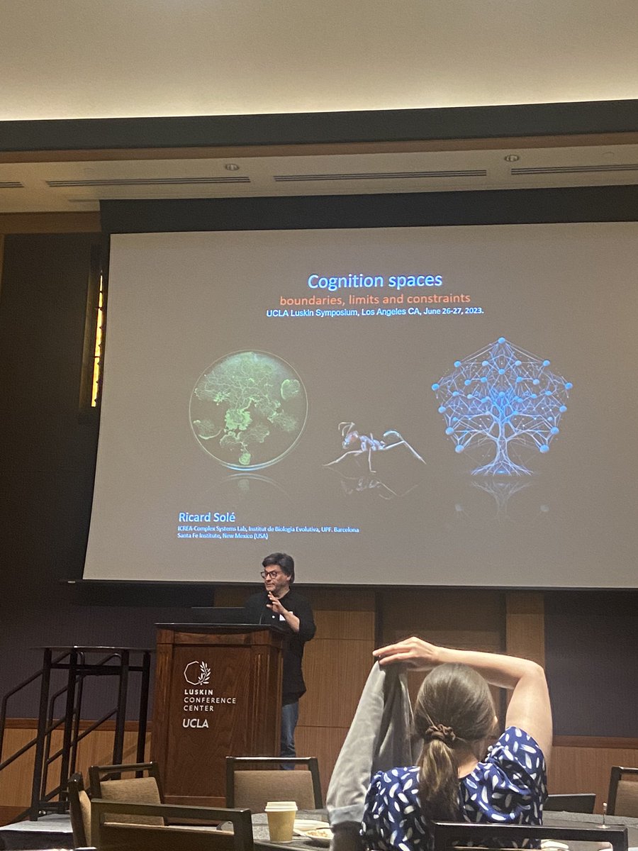 KAleklett's tweet image. More highlights from yesterday’s symposium talks with @ricard_sole discussing liquid brains, @JekelyLab showing us how cute zoo plankton respond to stimuli, Martin Hanczyk on droplet chemotaxis and @drmichaellevin on reprogramming morphology. @LuskinCenter #pushingtheboundaries