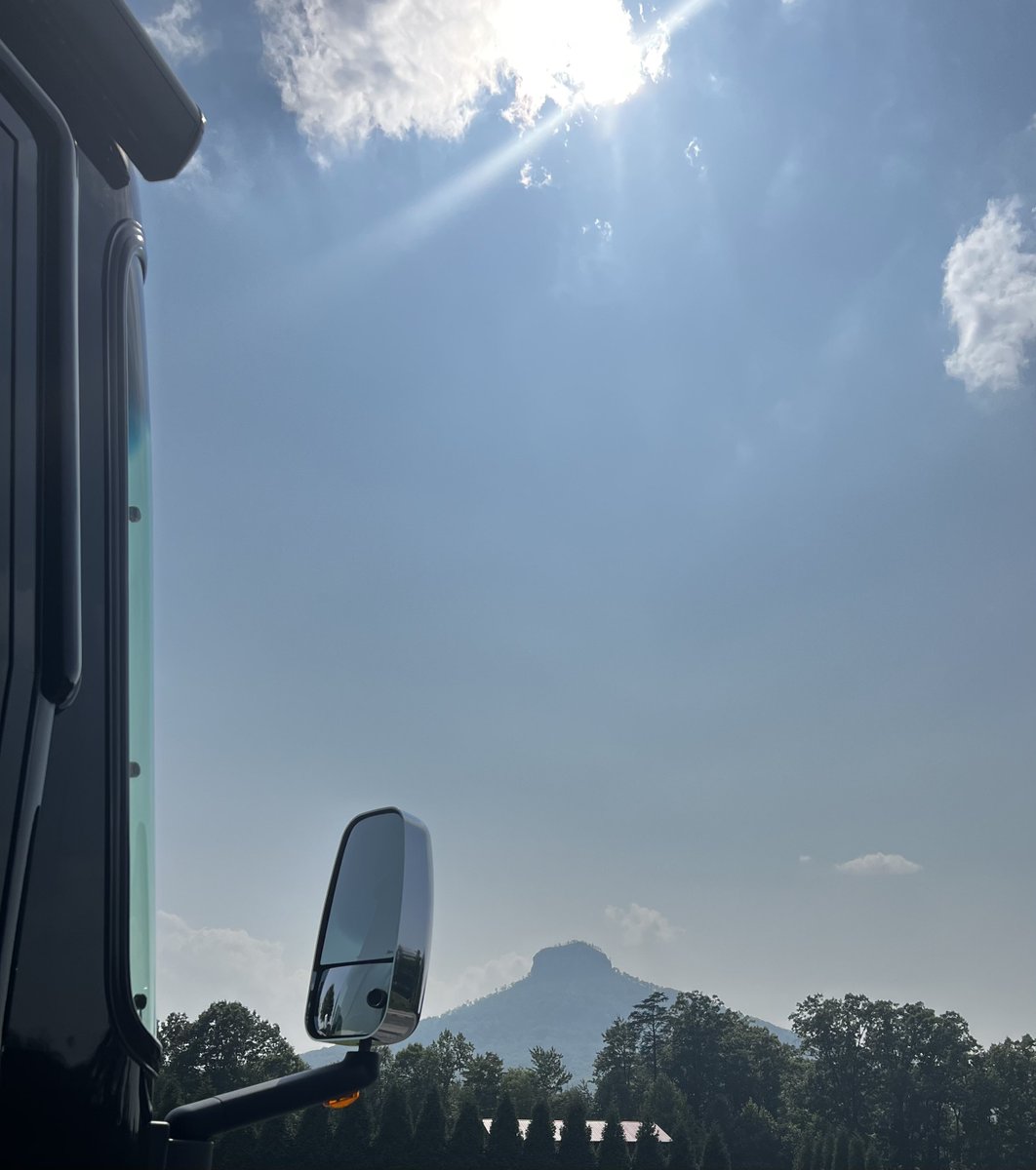 Hazy day.  Canadian wildfire smoke, eh. #livinganywhere #travel #roadtrip #luxurytravel #travelphotography #AirQualityAlert #Wildfires #CanadianWildfires #pilotmountain