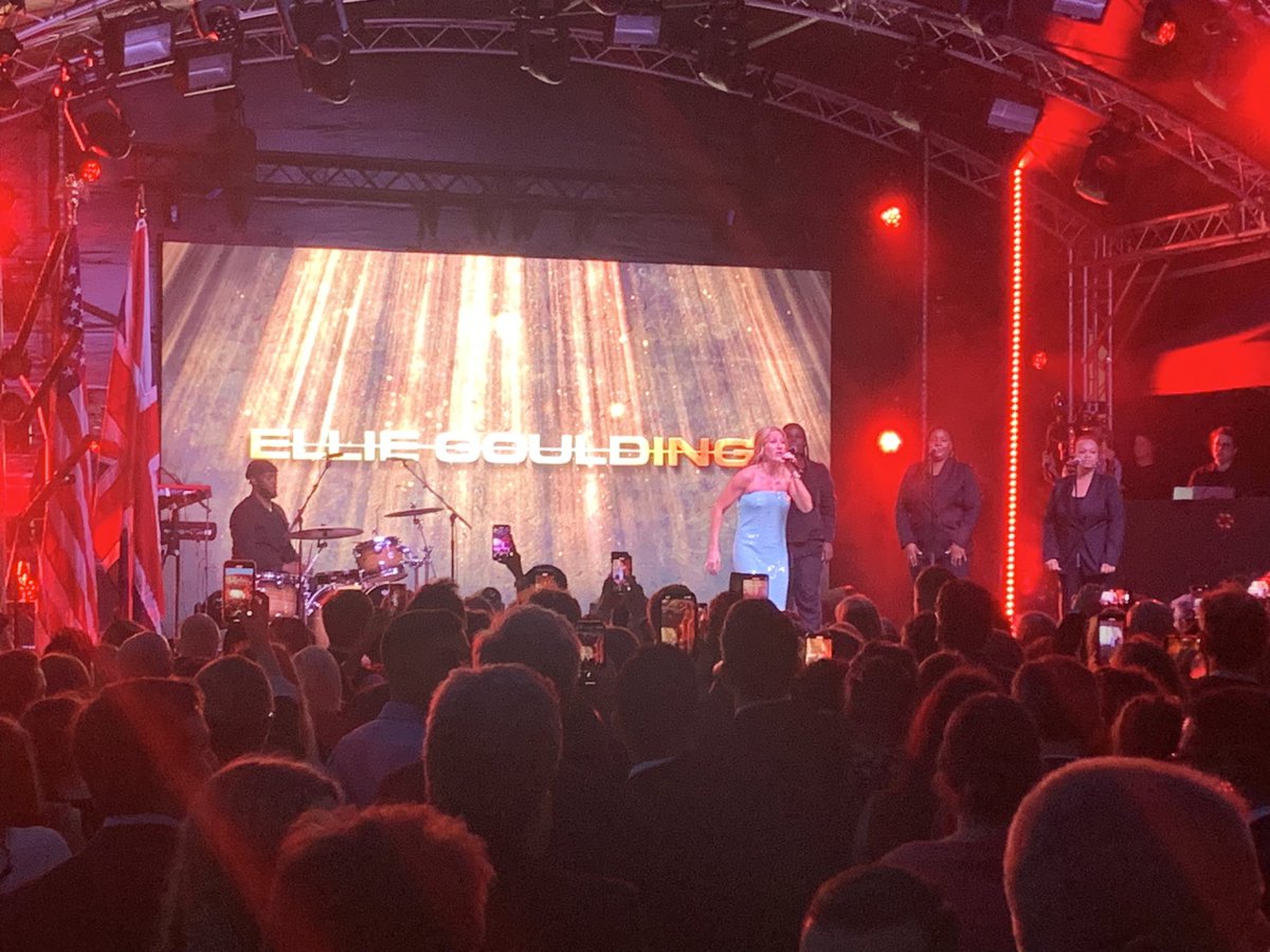 Thanks to <a href="/USAmbUK/">Ambassador Warren Stephens</a> for a great Independence Day celebration at Winfield House. With the amazing <a href="/elliegoulding/">Ellie Goulding</a>