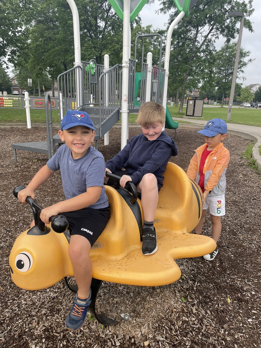 mssarracini's tweet photo. Day 3 of our countdown to summer: park &amp; picnic day!  @HST_YCDSB https://t.co/GDFeQ7YjFC