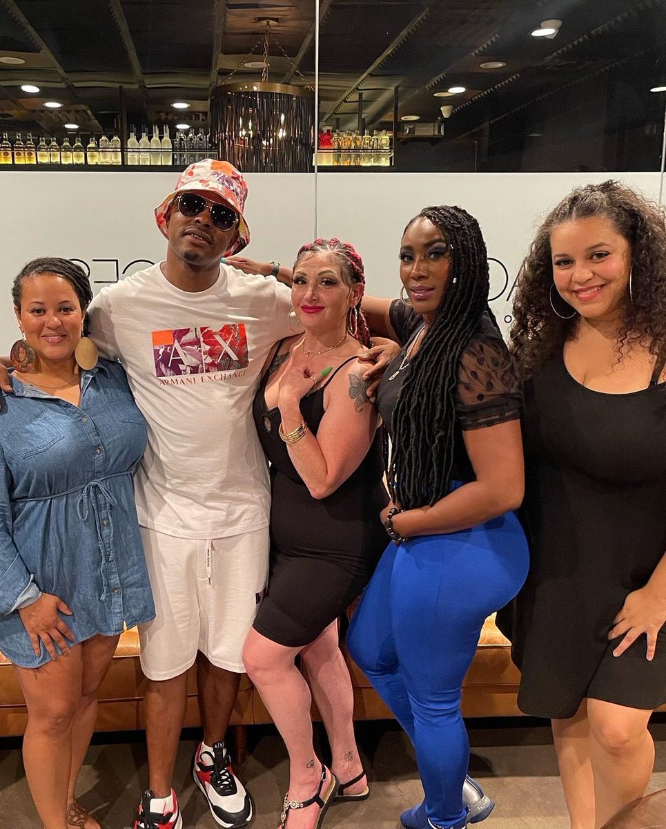 THEEMZBLUE's tweet photo. The ladies of @953jamz with rapper @yungstarsuc yesterday at the #screwday event where he performed and accepted an award for his contributions and being one of the original pioneers in the Houston hip-hop community🏆 

#screwday #953jamz #houston #mediaevents #mzblueradioshow #fancyonair  @fancytheceo @whoislaylae @itsmsapril