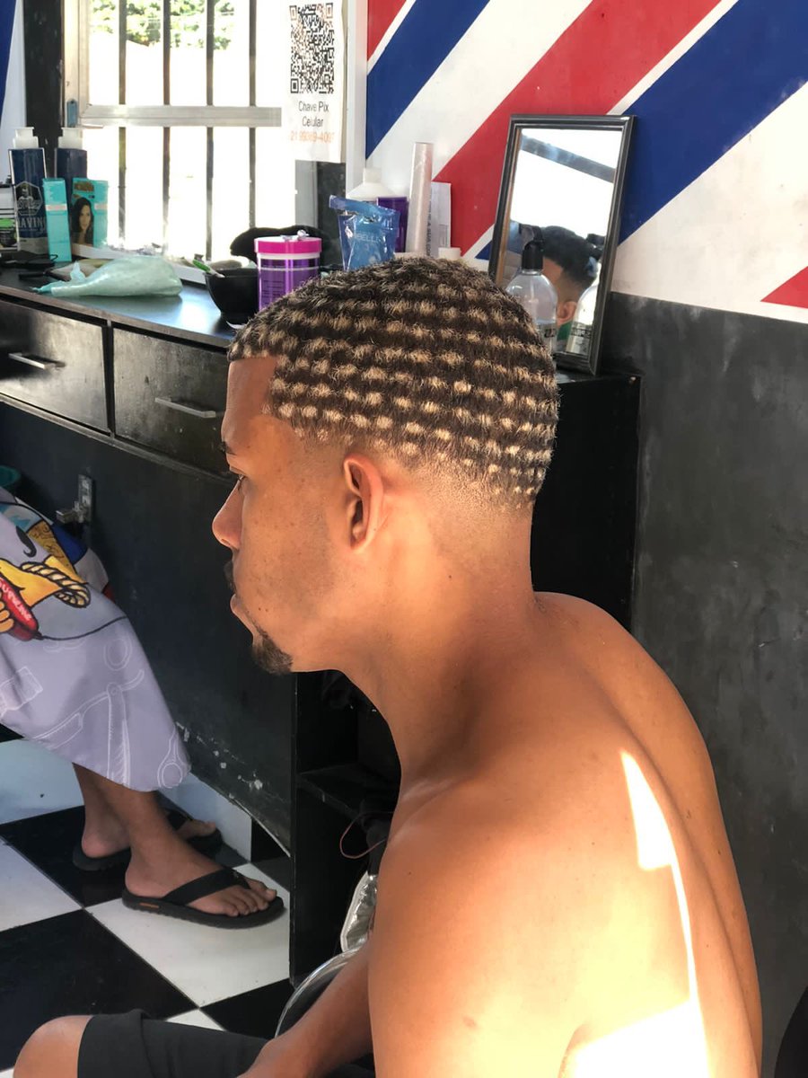 Cucos_CRF's tweet photo. Pra atualizar esse site. Régua do meu mano ✂️📐📏 @MarcosDuCorte https://t.co/CBOMFbWr7v