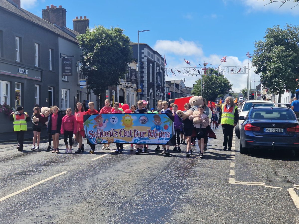 We would like to thank the residents of Moira for their patience and support whilst we facilitated the children from the local primary schools on their parade today. Real sense of community about the town today!
#WeCareWeListenWeAct