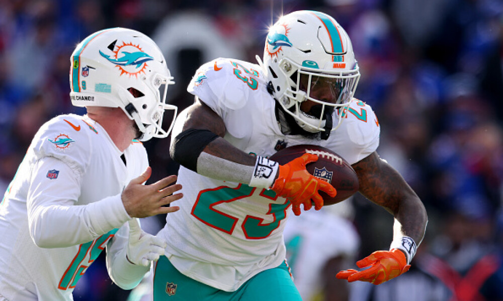FantasyAlarm's tweet image. 🚨 Check out the latest article from the #FantasyFootball #DraftGuide!

@ktompkinsii breaks down Late-Round Running Back ADP Targets for your drafts! 🏈👀

READ HERE: ow.ly/KLEj50OZTc1

▶️ Get the Draft Guide now: ow.ly/jVpq50OZTc2