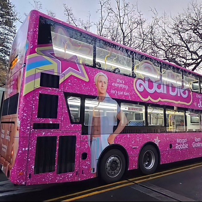 PopCulture2000s's tweet photo. my uber has arrived https://t.co/HwrKOOwlzy