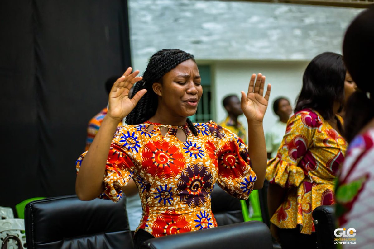PENSAKNUST1's tweet photo. A solemn moment of Worship
I will extol you, my God and King, and bless your name forever and ever.
Psalm 145:1
#GLC23
#AGloriousMasterPiece
#EquippedForMaximumImpact https://t.co/inbadf0sRb