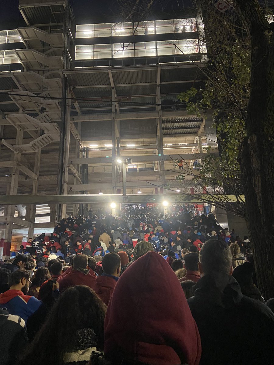 YamilAngelini's tweet image. Sigan haciendo las cosas mal, 1 ingreso para casi la totalidad de la Atilio García. @Nacional