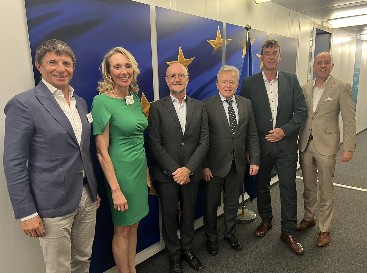 Dirk Jacobs (@dirkjacobseu) on Twitter photo Pleased to meet 🇪🇺 Commissioner for Agriculture <a href="/jwojc/">Janusz Wojciechowski</a> today with a delegation of <a href="/FoodDrinkEU/">FoodDrinkEurope</a>’s Board to discuss the transition to sustainable agriculture and the urgent need for public and private investment to scale up. Pleased to meet 🇪🇺 Commissioner for Agriculture <a href="/jwojc/">Janusz Wojciechowski</a> today with a delegation of <a href="/FoodDrinkEU/">FoodDrinkEurope</a>’s Board to discuss the transition to sustainable agriculture and the urgent need for public and private investment to scale up.