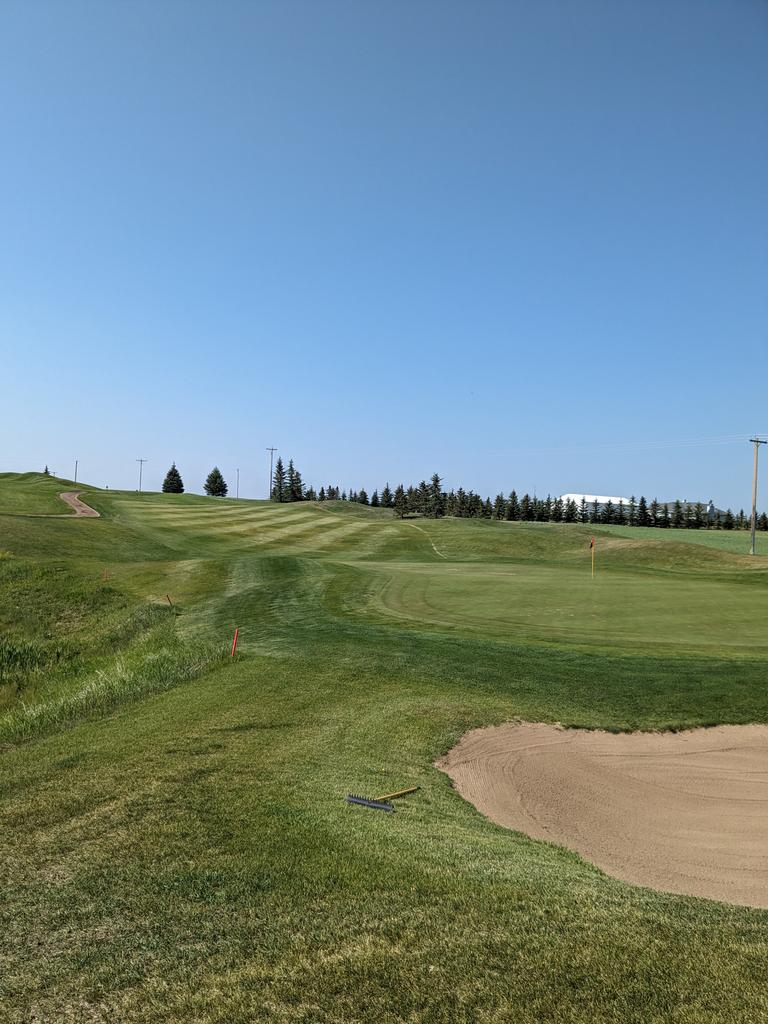 Beauty day on the on the prairies. Doing some overseeding <a href="/golfvulcanAB/">Vulcan Golf & Country Club</a>  with <a href="/MaredoBV/">Maredo</a> GT 410 seeders. Thanks Duke and Crew for the loop!