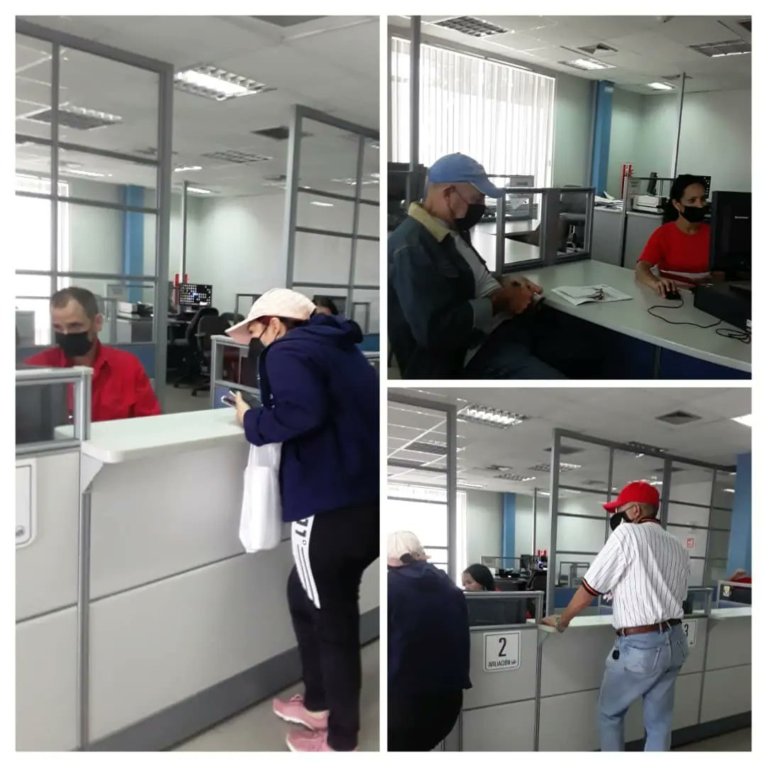 IVSS_OAPTM's tweet photo. #28deJun Nuestros funcionarios siempre dispuestos a dar la mejor atención a los usuarios, siguen orientando y recibiendo las documentaciones para tramitar nuevas pensiones.
Cumpliendo así con las orientaciones de nuestro presidente Nicolás Maduro Moro.
#PorUnSeguroMasSocial https://t.co/9bav6OuKhv