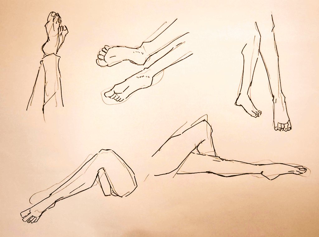 #1日1模写 Ⅲ　
今日は足、お姉さん、公園のトイレ
でした✨
カジュアルクールな
お姉さん良き…🥰🥳
#さとまこクロッキー　#無煙マッチ https://t.co/GtttegTG3E