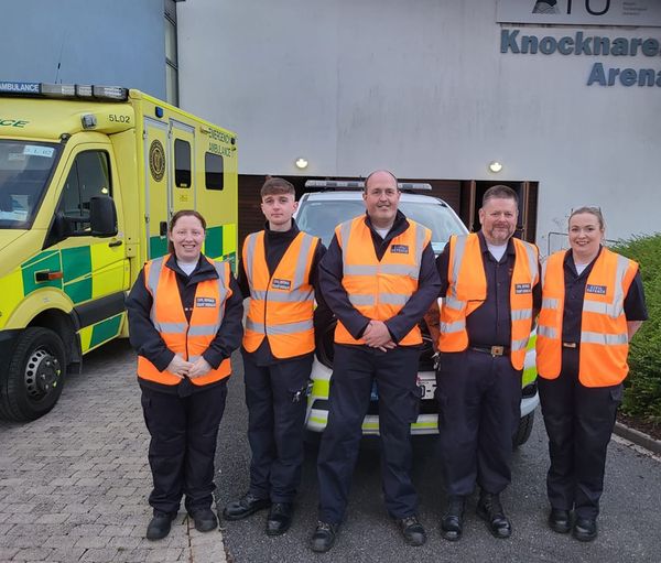 Today Sligo Civil Defence provided first aid cover at the Steve Earle concert in the @KnocknareaArena. Thank you to the volunteers who continue to gave up their free time to cover ensure everyone's safety 🚑 #volunteer #wecare #sligo @atusligo_ie @SligosBuzzin