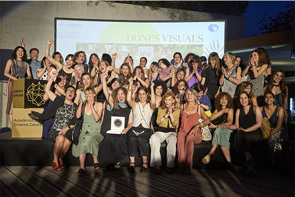 ✨<a href="/donesvisuals/">Dones Visuals</a> guanya el X #PremiPepónCoromina. El jurat ha reconegut el seu espai de transformació i resistència feminista de referència academiadelcinema.cat/ca/actualitat-…